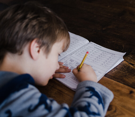 niño tarea niño TAPTA